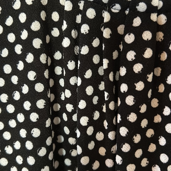 EUC sleeveless top with great drape - Picture 4 of 4